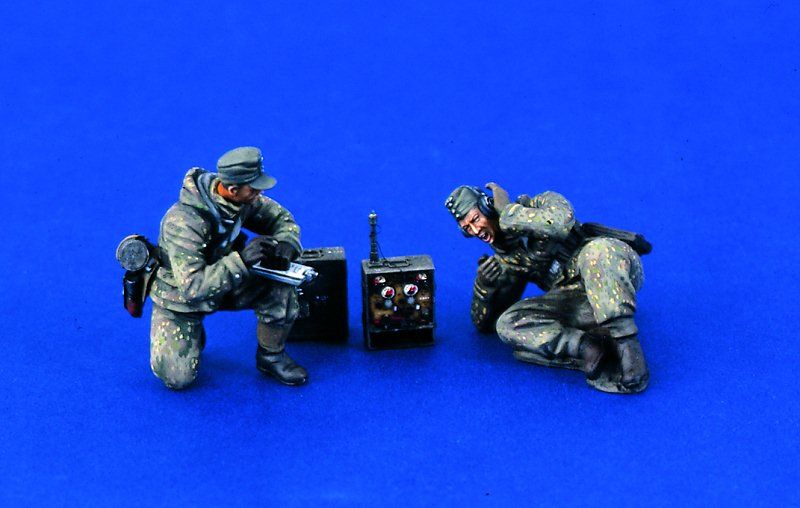 Verlinden 135 German WWII Radio Team, item #1240  