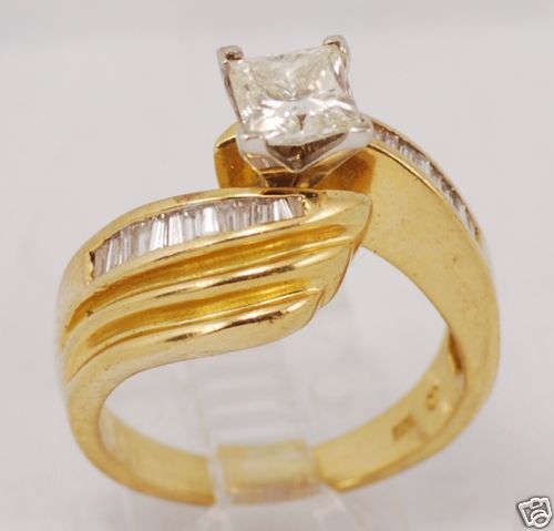 18 karat yellow Gold Princess Diamond Engagement Ring  