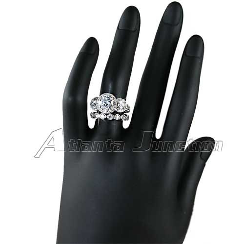 FANCY_3 STONE ROUND BRILLIANT WEDDING SET CZ RING_SZ 7  