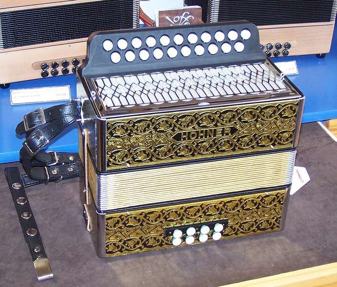 Accordéon diatonique Hohner 2915 neuf, avec bretelles.