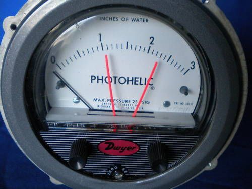 DWYER PHOTOHELIC 25PSIG PRESSURE GAUGE 3003C  