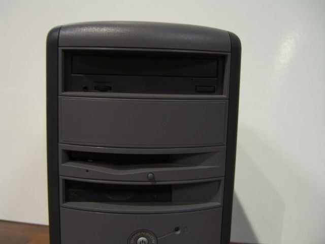 DELL DIMENSION 4550 DHM, Pentium 4 2.4GHz, 2GB RAM, 120GB HDD  