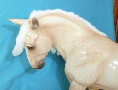 Breyer JAH 2011 SR Pamplemousse, Glossy Dappled Palomino  