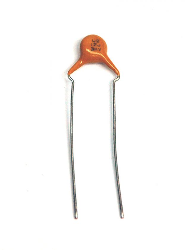 20 Ceramic Capacitor 12pF 3KV ±5% φ5.5x3.2mm K7R VISHAY  