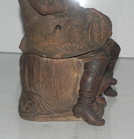 NICE FIGURAL HUMIDOR SLEEPING HUNTER ON TREE STUMP 1910s  