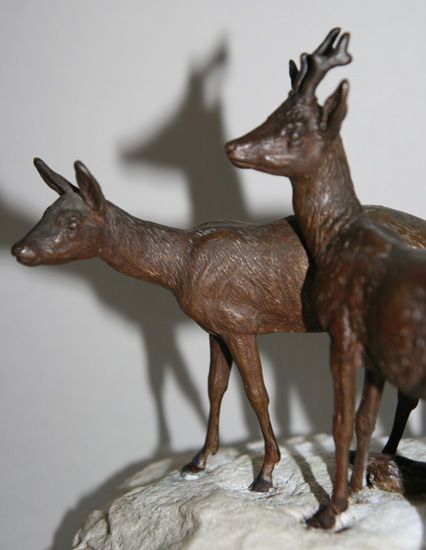 BRONZE ROE DEER GROUP STATUE ON NATURAL ROCK BASE 1904  