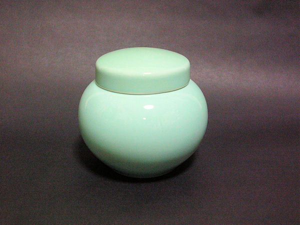 Arita YAZAYEMONS URM [SEIJI / celadon porcelain]  