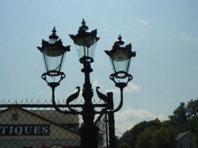 NICE VICTORIAN STYLE 3 ARM CAST IRON STREET LIGHT TLLP001  