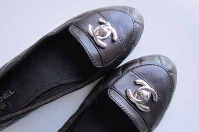 675 Chanel CC Twisted Lock Quilted Leather 37.5 Ballet Flats 