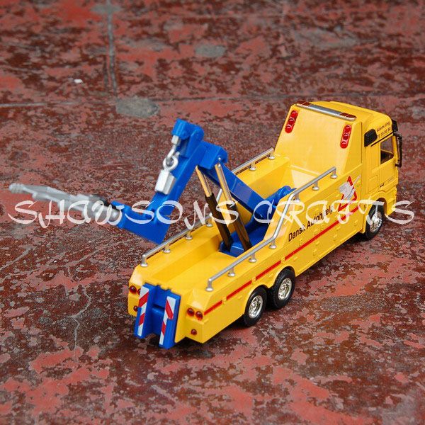 50 DIE CAST MERCEDES BENZ HIGHWAY TOW TRUCK WRECKER  