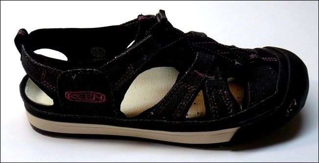 Keen Coronado Sandal Womens Black/Beet Red Canvas Sz 8.5 9 9.5 NEW IN 