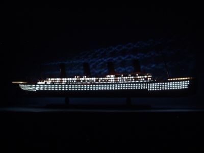 Queen Mary 40 with LED LIGHTS Model Cruise Ship  