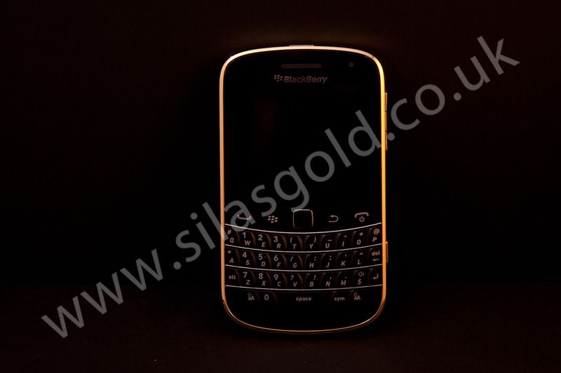   Bold 9900   8GB   Black Unlocked 24ct Gold Plated 5050553112618  