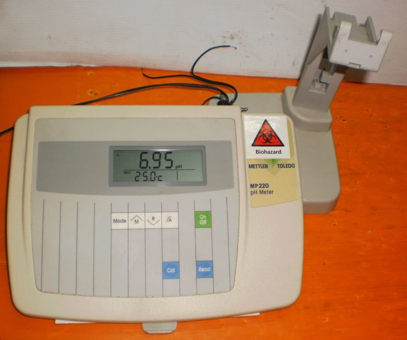 METTLER TOLEDO MP220 PH BENCHTOP METER  