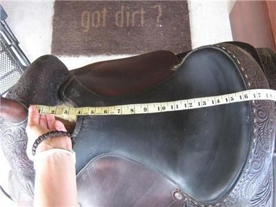   32 used Professionals Choice cinch and used brown Tory breastplate