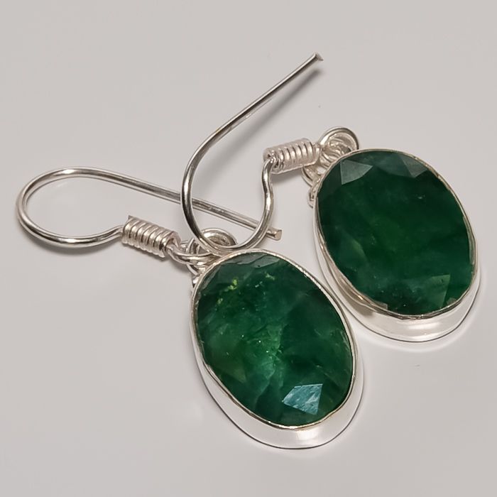 RARE  FACETED SAKOTA MINES EMERALD & .925 STERLING SILVER EARRING 