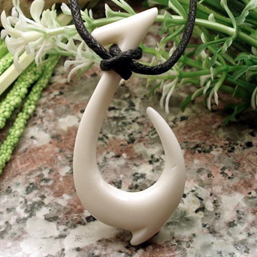 NEW BONE CARVED NZ MAORI HOOK HANDMADE NECKLACE PENDANT  