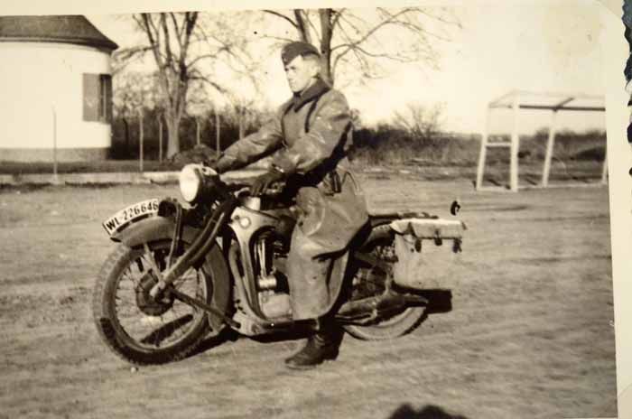   ELITE REGIMENT G.G. KRADSCHUETZEN PHOTO ALBUM + POW CAMP TOP  