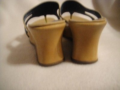 NWOB CLARKS LEATHER WEDGE HEEL SANDALS   5 1/2M  