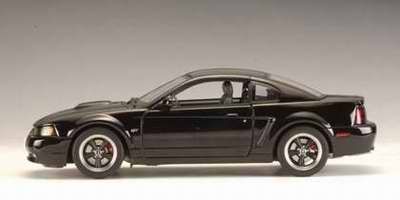 18 Autoart 72852 2001 Ford Bullitt Mustang GT Black  