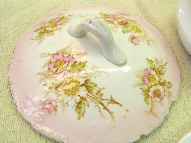 1800s 1900s WASH SET PITCHER & THREE PIECE SOAP DISH  