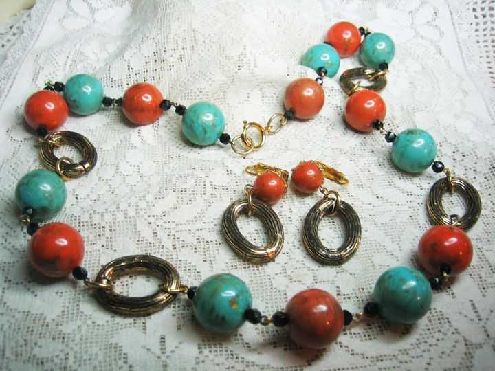 VTG. TURQUOISE & CORAL BEADED NECKLACE EARRINGS  