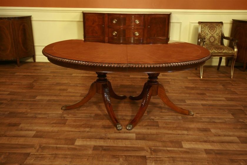 Henredon Dining Table  Oval Dining Table  Mahogany  