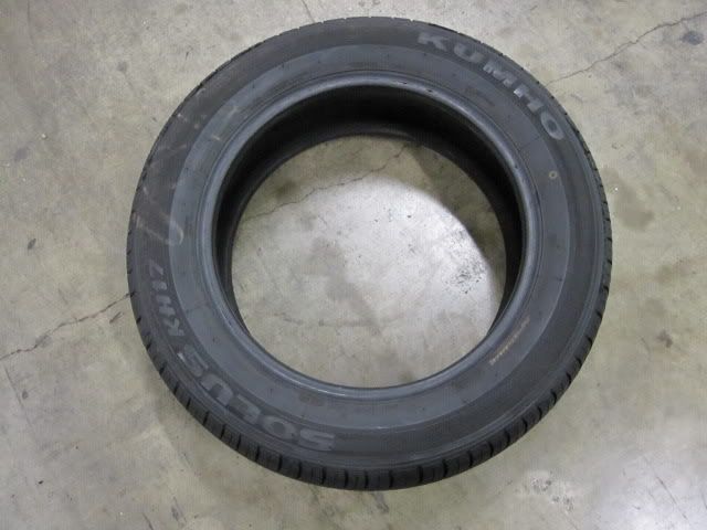 ONE KUMHO SOLUS KH17 205/60/16 TIRE (WC1606)  