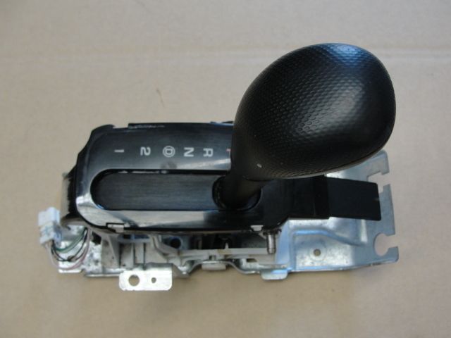 04 JEEP LIBERTY AUTOMATIC TRANSMISSION SHIFTER  