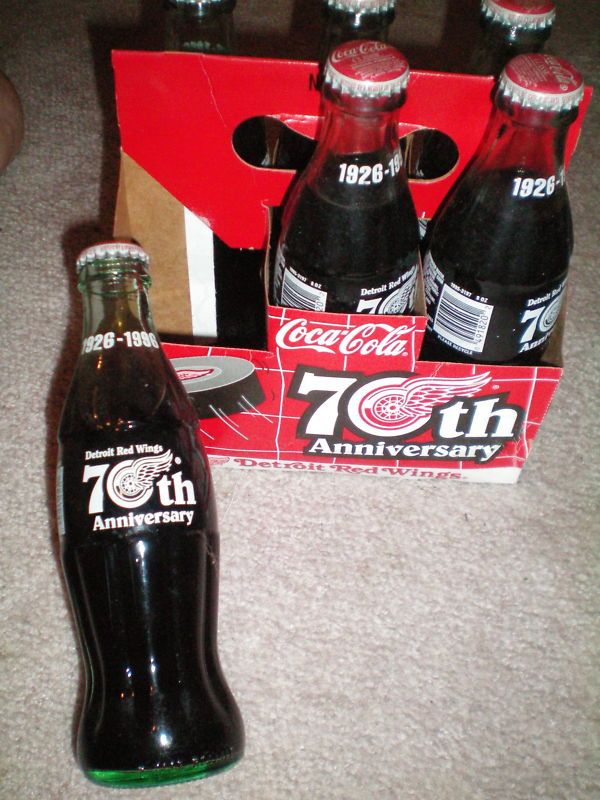 COKE COCA COLA DETROIT RED WINGS 70th ANNIVERSARY 6 PAC  