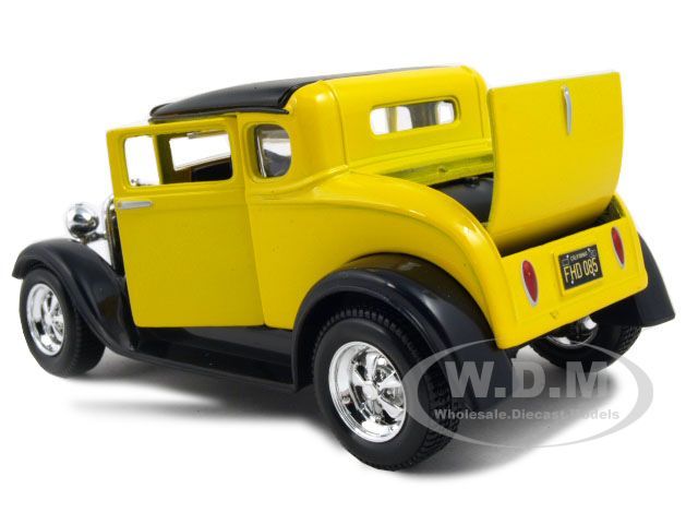 1929 FORD MODEL A YELLOW 124 DIECAST CAR MODEL  